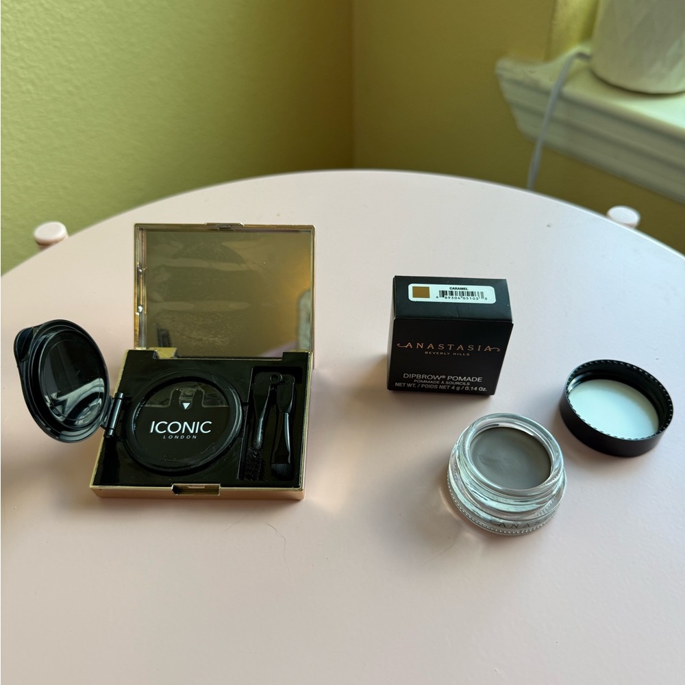 Iconic London Sculpt & Boost Eyebrow Cushion and Anastasia Dipbrow Pomade Set